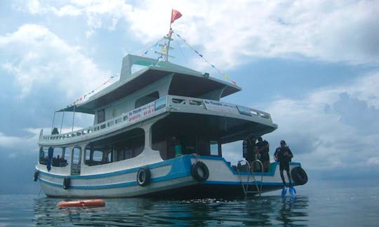 Amigos Diving Boat in tp. Nha Trang