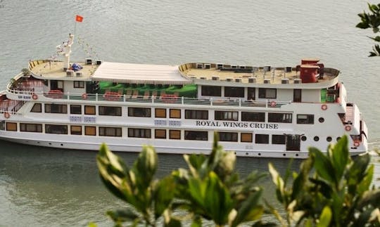 Croisière Royal Wing dans la baie d'Halong