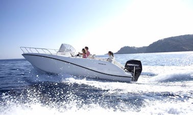 Alquiler de Quicksilver Activ 675 Open en Trogir