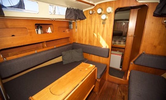 Charter the Friendship 28