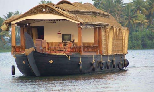 Two Bedroom Houseboat for 4 Person Ready to Book in Alappuzha, India