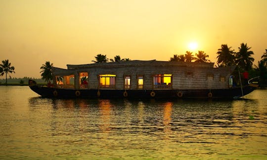 Two Bedroom Houseboat for 4 Person Ready to Book in Alappuzha, India