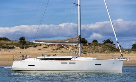 Charter the Sun Odyssey 419 Crusing Monohull From Palamós, Spain