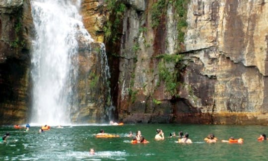 Excursión ecológica a Chalana por el lago Furnas en MG