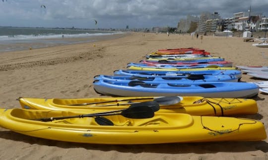 Alquiler de kayak doble de 17 pies en la bahía de La Baule, Francia