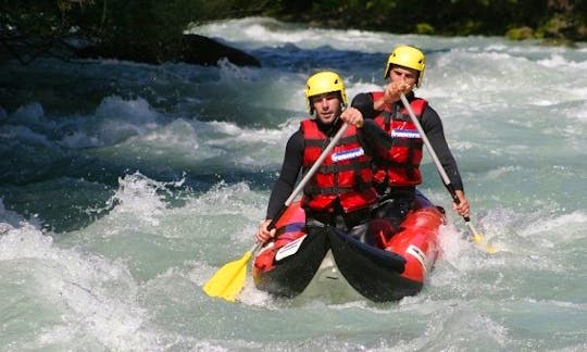 Canoe-Raft River Trips in Montgirod