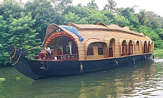 Two bedroom Houseboat in Kumarakom