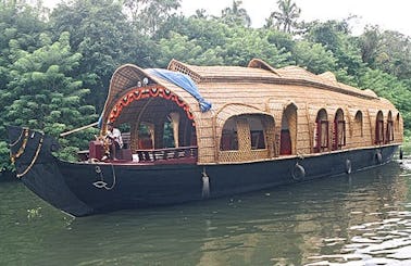 Two bedroom Houseboat in Kumarakom