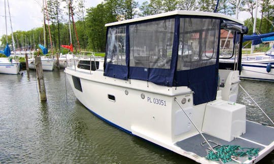 'Calipso 750' Motor Boat Rental in Giżycko