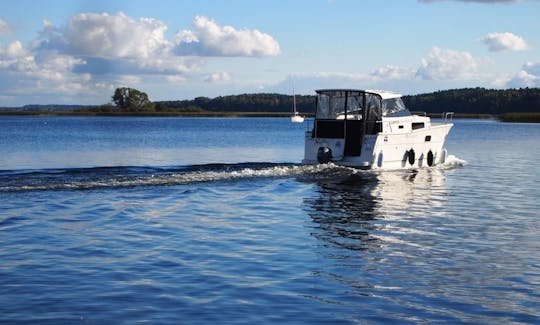 Hire the Nautica 830 Houseboat In Giżycko