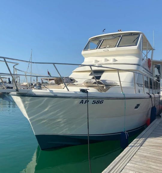 50ft Luxury Motor Yacht in Abu Dhabi for 10 Guests!