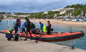 32' RIB for Boat and Diving Trips in Spain