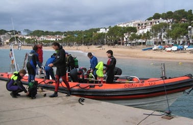 32' RIB for Boat and Diving Trips in Spain