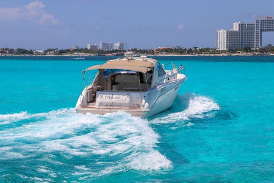 Iate Sea Ray Sundancer de 45 pés para 15 convidados em Cancún, Quintana Roo 