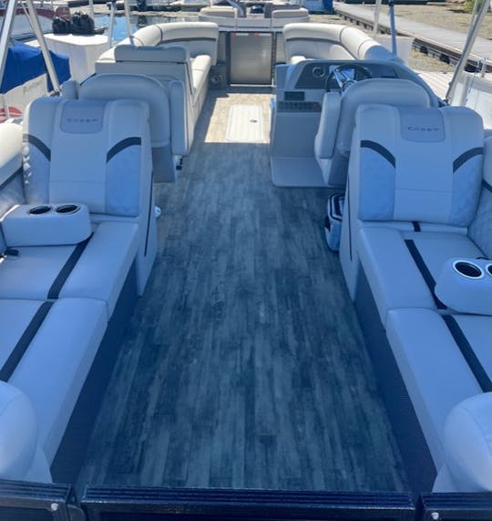 2023 Pontoon Rental CAPTAIN included