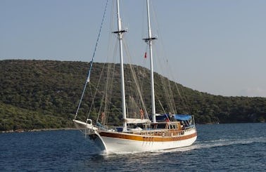 98' Sailing Ketch in  Muğla, Turkey