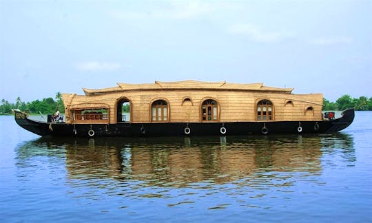 Beautiful Houseboat with Two Bedroom Available to Rent in Alappuzha, India