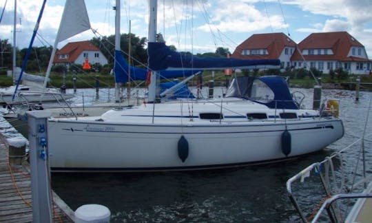 'Limanago' Bavaria 30 Cruiser Monohull Charter in Krummin