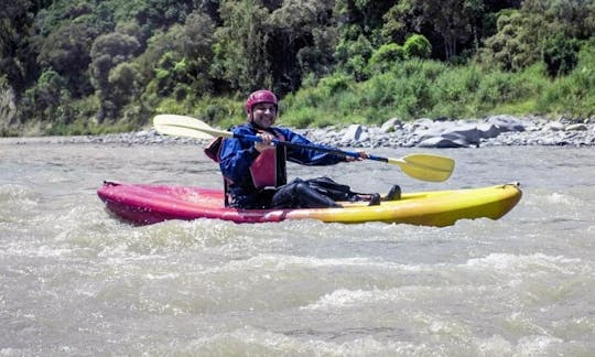 Kayak de aguas bravas