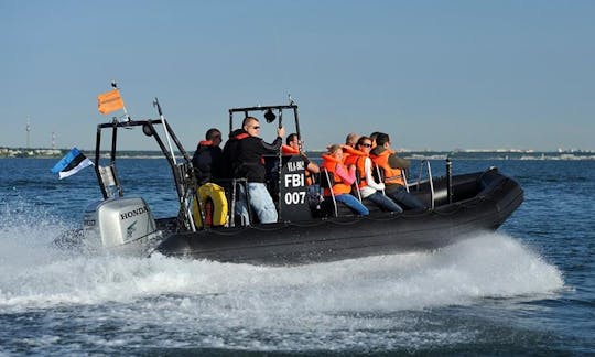 RIB (8 personas) en Rohuneeme y la bahía de Tallin