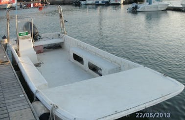 Rent the 24' Motor Boat in Isola di Capo Rizzuto