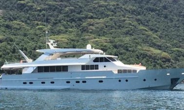 Louer un Power Mega Yacht à Rio de Janeiro