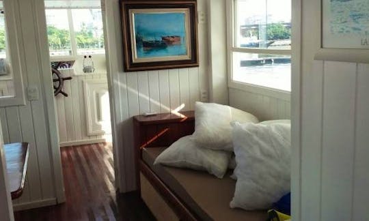 Houseboat rental in Niterói