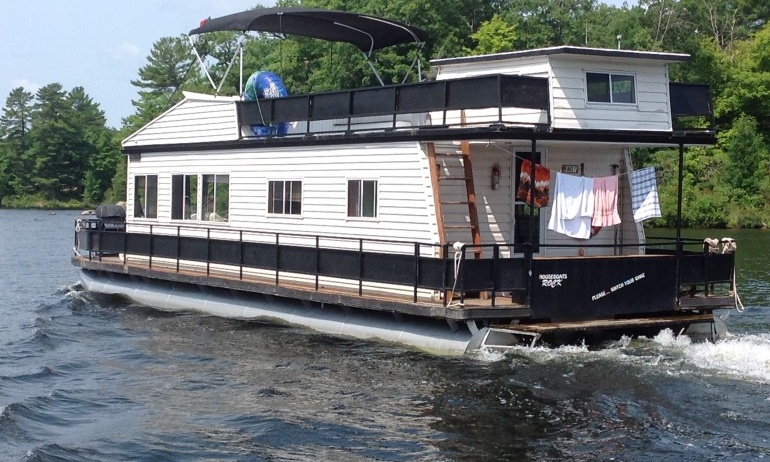 48' Fully Equipped Houseboat In Kawartha Lakes | GetMyBoat