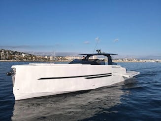 Aluguel de iate a motor de luxo Okean de 55 pés em Cote d'Azur, França