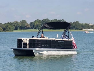 Barco flutuante no reservatório Geist