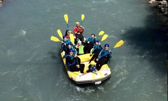 Rafting no rio em Le Lauzet-Ubaye