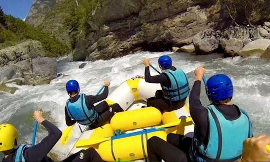 Rafting no rio em Le Lauzet-Ubaye