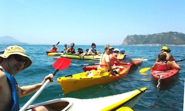 2 Hours Guided Kayak Tour with Federal Instructor in Bacoli, Italy
