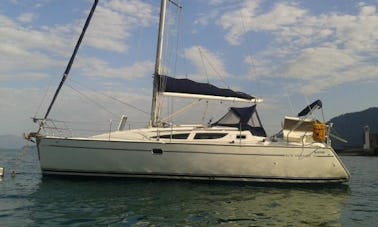 Charter JeanneauSun Odyssey 35 in Angra dos Reis