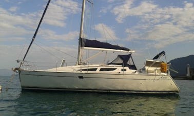 Charter Jeanneau-Sun Odyssey 35 em Angra dos Reis