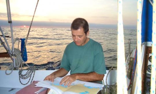 Charter Velamar 33 Cruising Monohull in Angra dos Reis