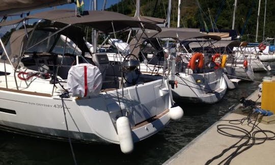 Location d'un monocoque de croisière Jeanneau 44 à Paraty