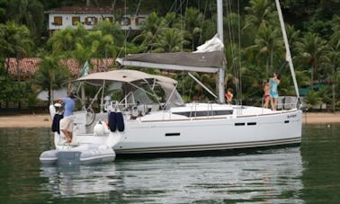 Charter Jeanneau 44 Cruising Monohull in Paraty