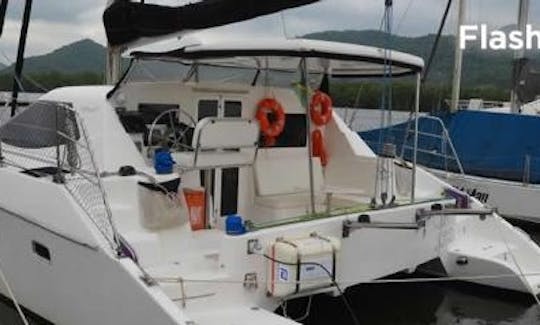 Alquiler de cruceros Flash Cat 35' en Paraty