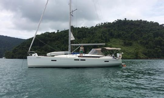 Charter Jeanneau 47´ in Paraty