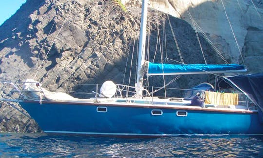 42' Cruising Monohull "IKARIAN SPIRIT" Charter in Notios Tomeas Athinon, Greece