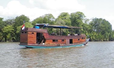 10-Person Passenger Boat Tours in Kumai.