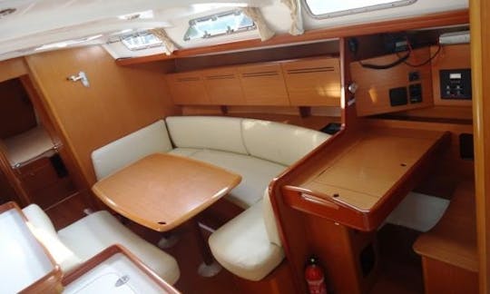 Charter Beneteau Cyclades 50.4 in Angra dos Reis