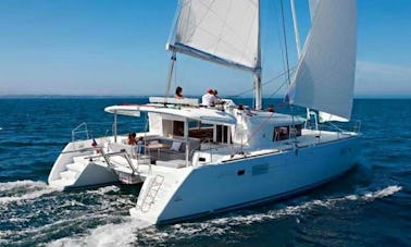 Charter Lagoon Catamaran in Ilhabela