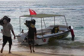 'Poseidon-3' Boat Diving & PADI Courses in Hikkaduwa