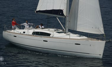 Queen Ann Beneteau Oceanis 43.4 Charter in Tallinn