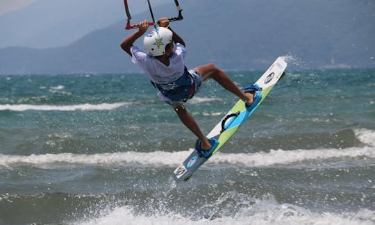 Kiteboarding em Akyaka Belediyesi