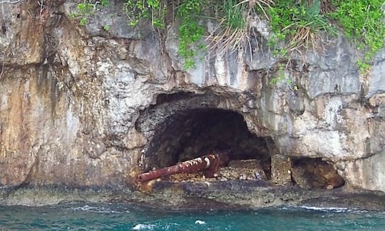 パラオ、ペリリュー島の旅客船チャーター