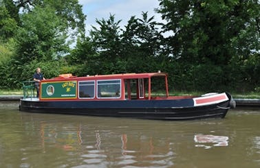 Hire 10 Seater Canal Boat In Whitchurch
