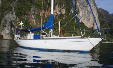 Patrice III Cruising Monohull Charter em Phuket